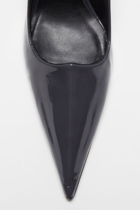 (image for) Time-Tested Leather heel pump